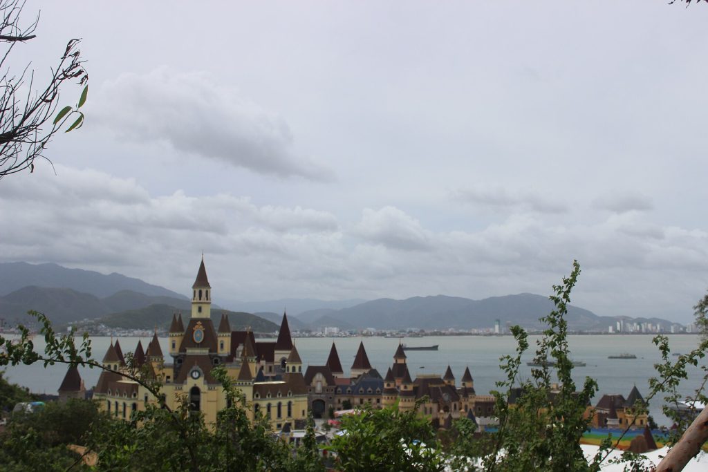Nha Trang · VinWonders · Đảo Hòn Mun